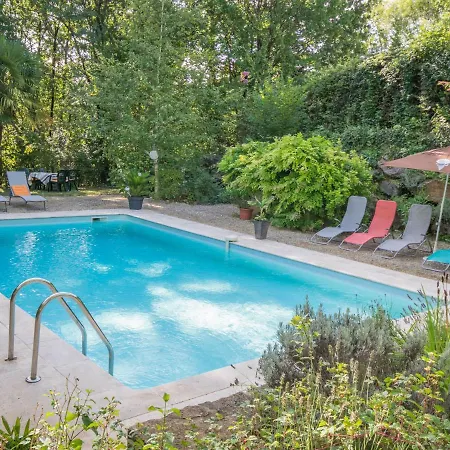 Дом отдыха Quiet With Large Pool *