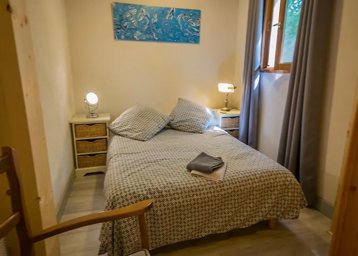 Garden With Ensuite Saint-Martin-le-Redon